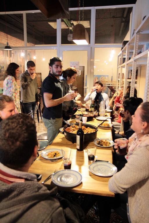 Pars Tailor'S Hostel Barcelona Bagian luar foto