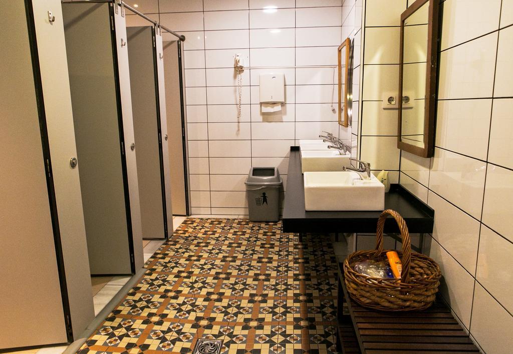 Pars Tailor'S Hostel Barcelona Bagian luar foto