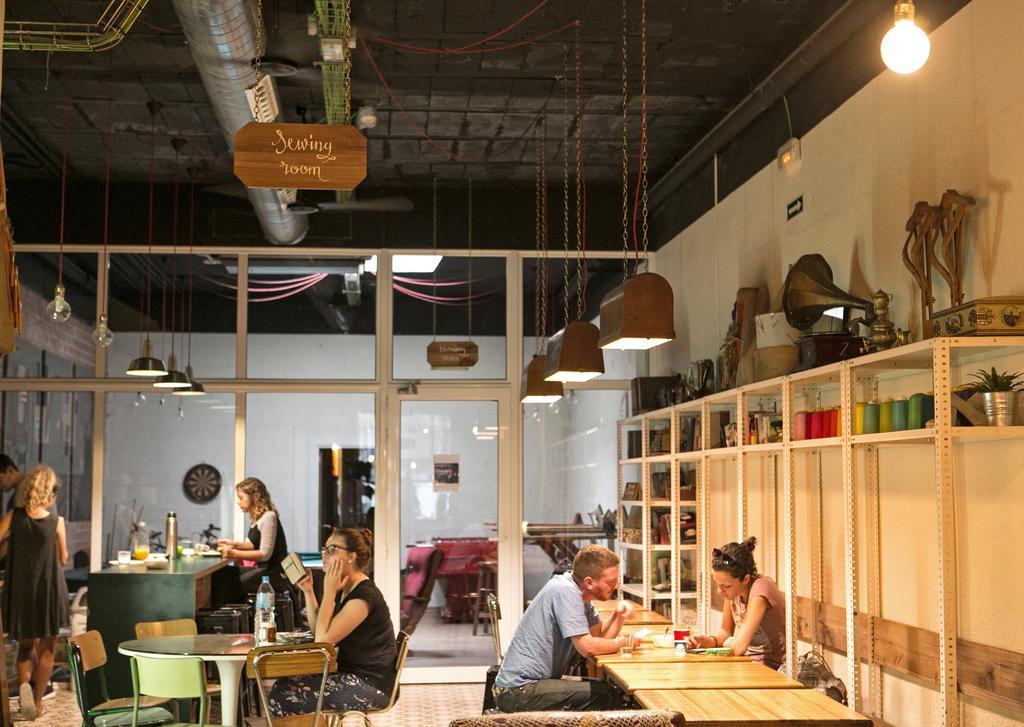Pars Tailor'S Hostel Barcelona Bagian luar foto
