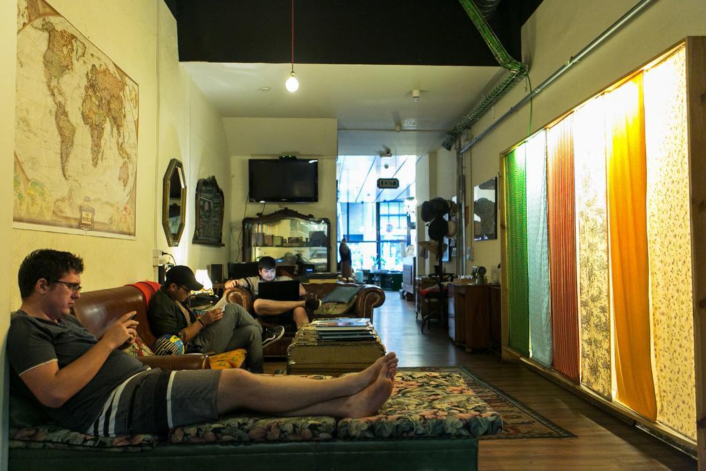 Pars Tailor'S Hostel Barcelona Bagian luar foto
