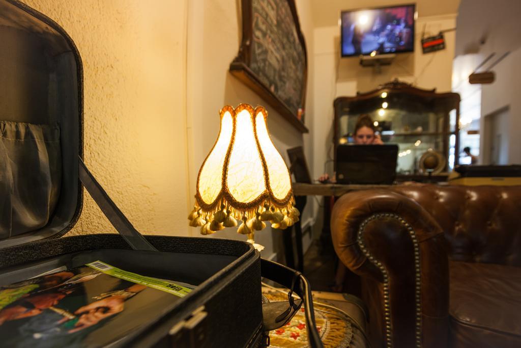 Pars Tailor'S Hostel Barcelona Bagian luar foto