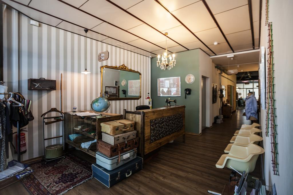 Pars Tailor'S Hostel Barcelona Bagian luar foto