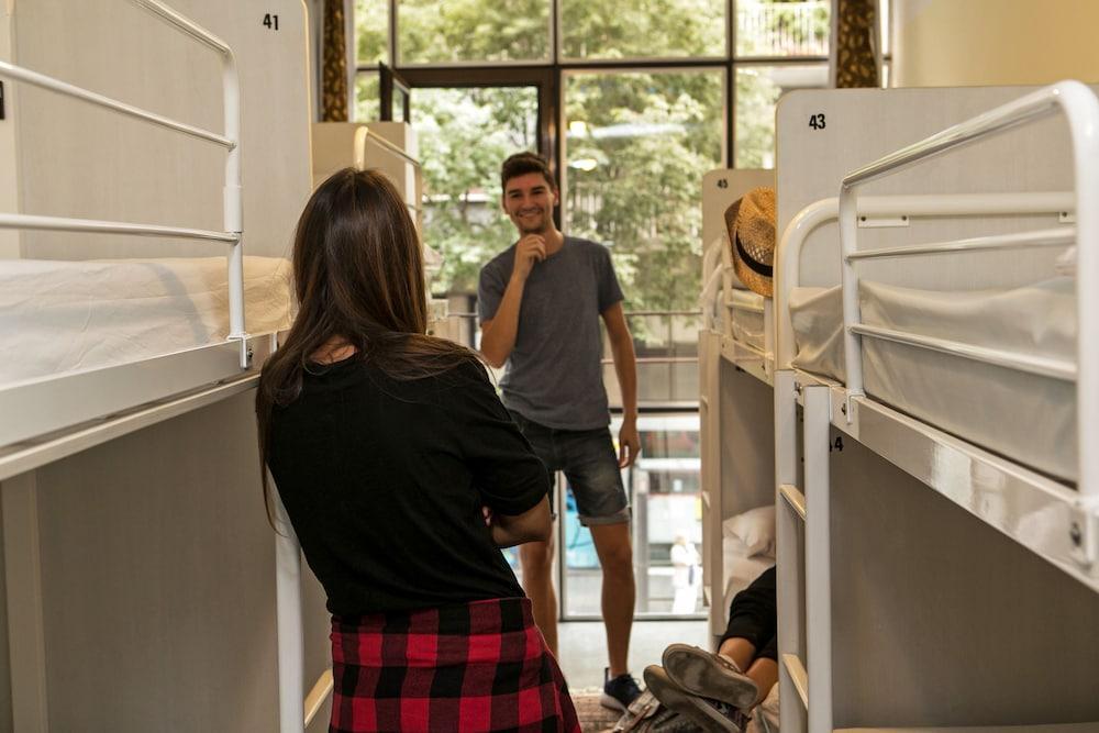 Pars Tailor'S Hostel Barcelona Bagian luar foto